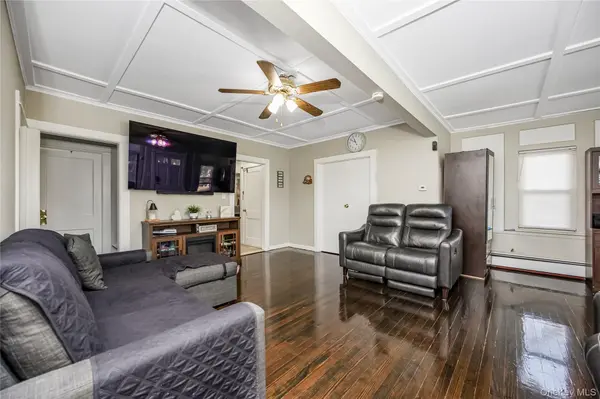 442 Cedar ST, Uniondale, NY 11553