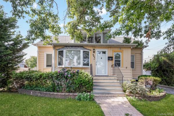 442 Cedar ST, Uniondale, NY 11553