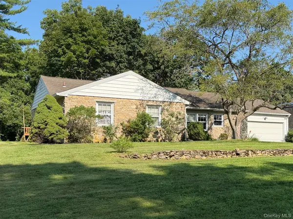 44 Ireland DR, Poughkeepsie, NY 12603