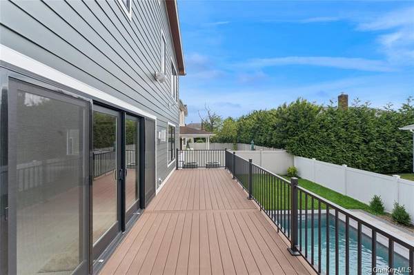 141 Flamingo ST, Atlantic Beach, NY 11509