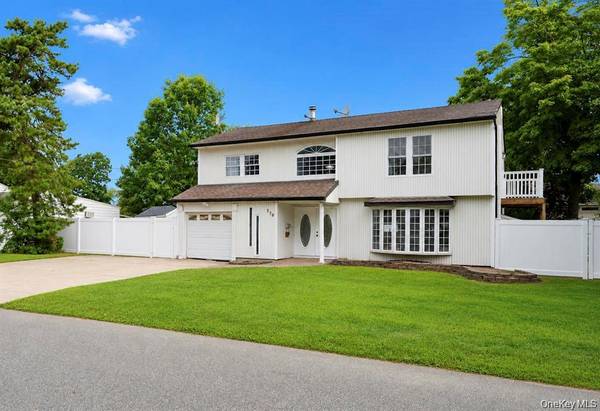 779 Peconic AVE, West Babylon, NY 11704