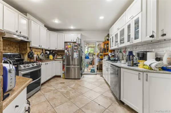 85-40 79th ST, Woodhaven, NY 11421