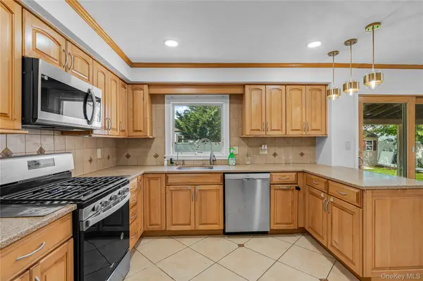 195 N Wisconsin AVE, North Massapequa, NY 11758