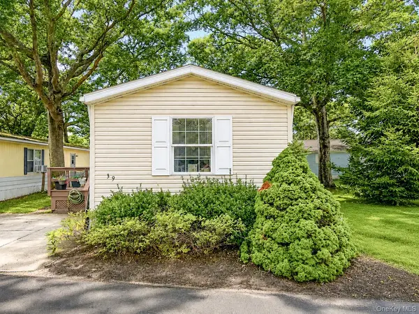 37 Hubbard #39, Riverhead, NY 11901