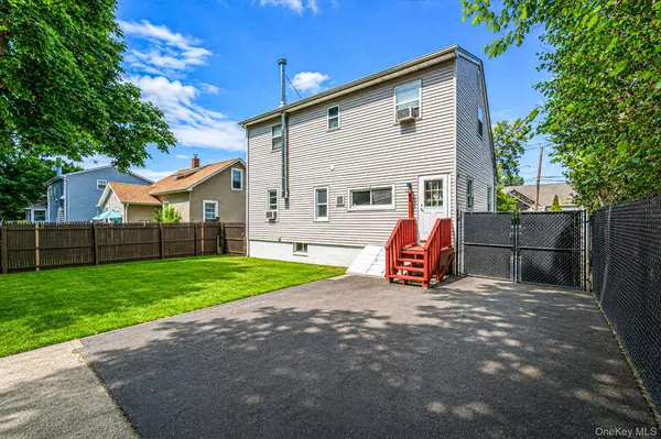 14 Richard AVE, Islip Terrace, NY 11752