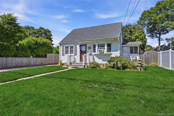 29 Sherwood DR, Mastic Beach, NY 11951