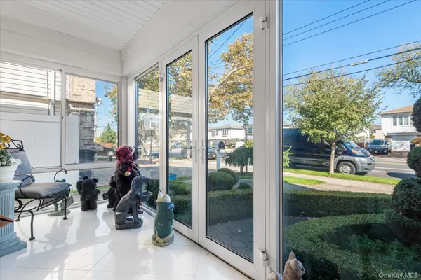 161-24 84th ST, Howard Beach, NY 11414