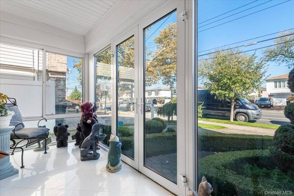 161-24 84th ST, Howard Beach, NY 11414