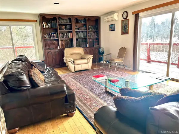 23 Diane BLVD, Woodridge, NY 12789