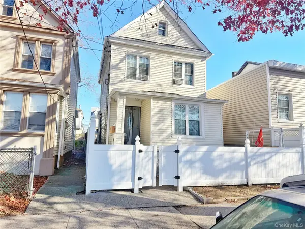 110-39 156th ST, Jamaica, NY 11433