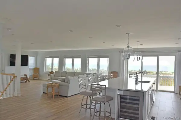 561 Dune RD, Westhampton, NY 11978