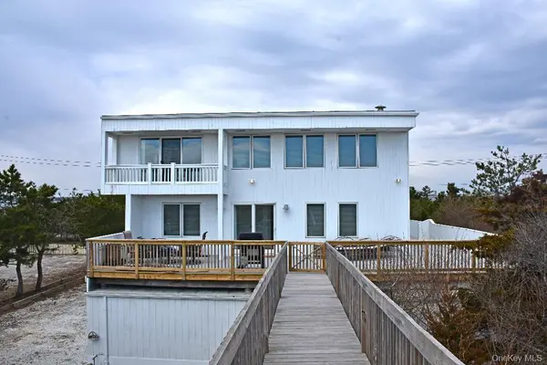 561 Dune RD, Westhampton, NY 11978