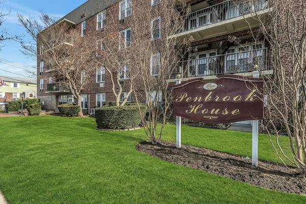 60 Hempstead AVE #1K, Lynbrook, NY 11563