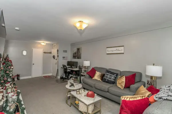60 Hempstead AVE #1K, Lynbrook, NY 11563