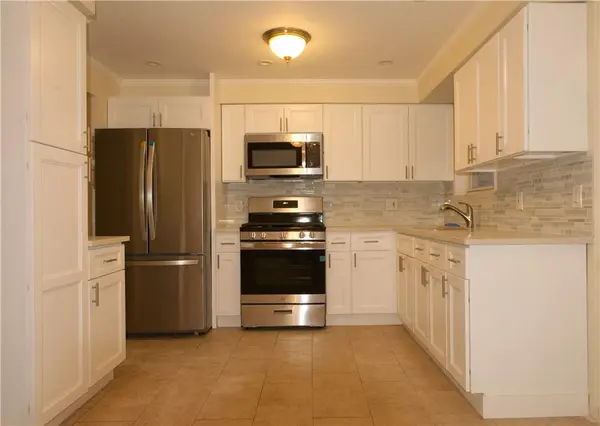 1051 E 213th ST, Bronx, NY 10469
