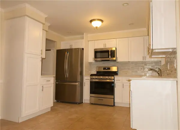 1051 E 213th ST, Bronx, NY 10469