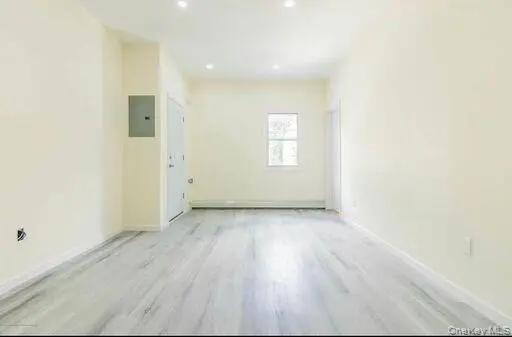 88 Taft Avenue, Staten Island, NY 10301
