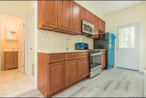 88 Taft Avenue, Staten Island, NY 10301