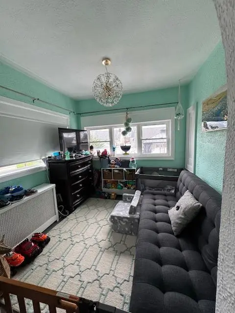 119 S Bay AVE, Freeport, NY 11520