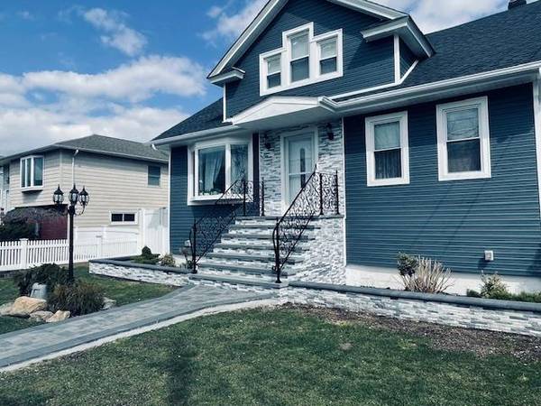 119 S Bay AVE, Freeport, NY 11520