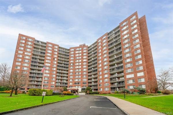 220-55 46 AVE #5R, Bayside, NY 11362