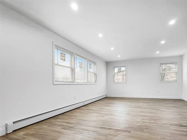 155-07 110 ave, Jamaica, NY 11433