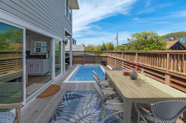 274 Cottage WALK, Ocean Beach, NY 11770