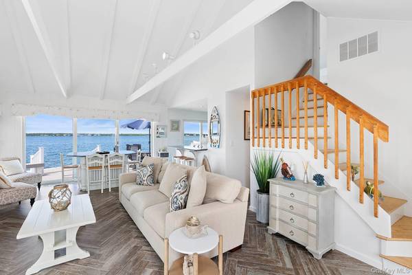 132 Point RD, Westhampton Beach, NY 11978