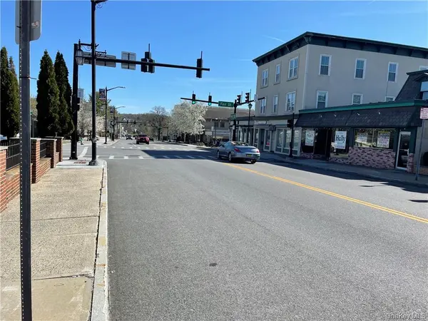 64 Gleneida AVE #2nd Floor OFFICE SUITE, Carmel, NY 10512