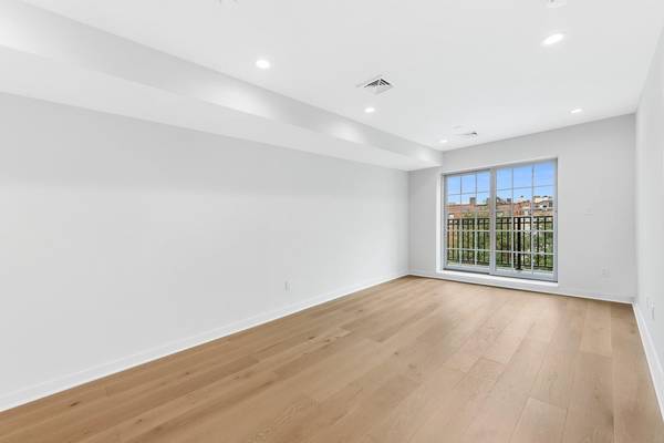 23-23 30th road #3, Astoria, NY 11102