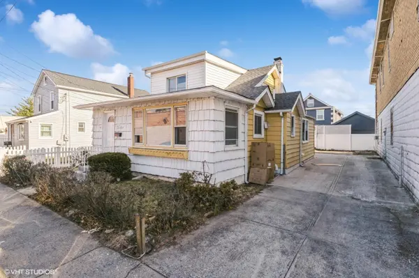 12 Biltmore AVE, Elmont, NY 11003