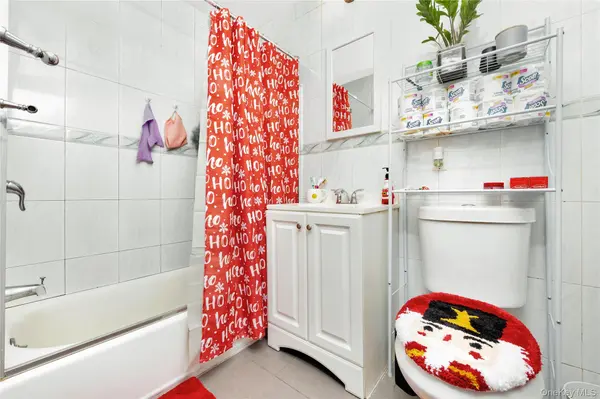 14-26 30 DR, Astoria, NY 11102