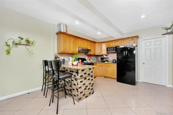 14-26 30 DR, Astoria, NY 11102