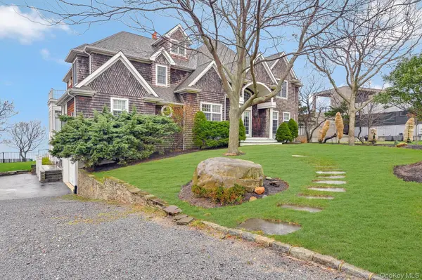 580 Lloyds LN, Mattituck, NY 11952