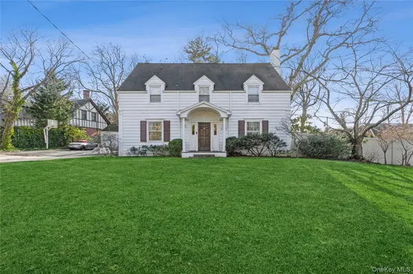 180 Longwood XING, Lawrence, NY 11559