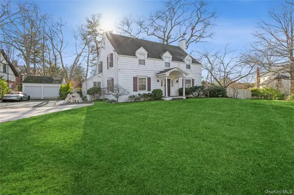 180 Longwood XING, Lawrence, NY 11559