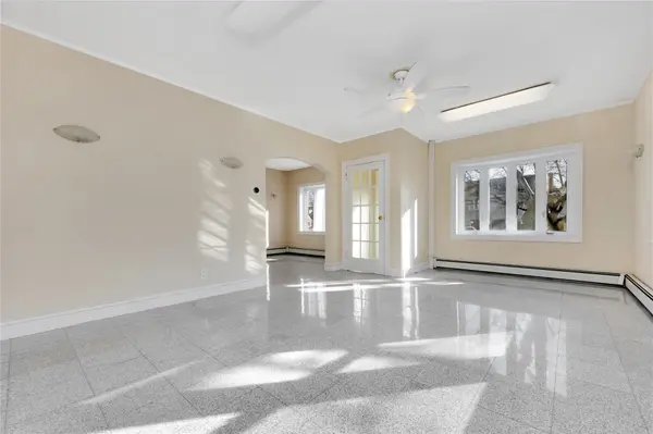 258-15 83rd AVE, Glen Oaks, NY 11004