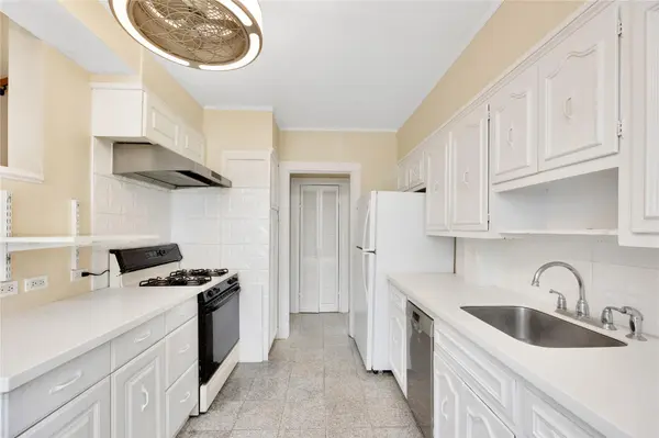258-15 83rd AVE, Glen Oaks, NY 11004
