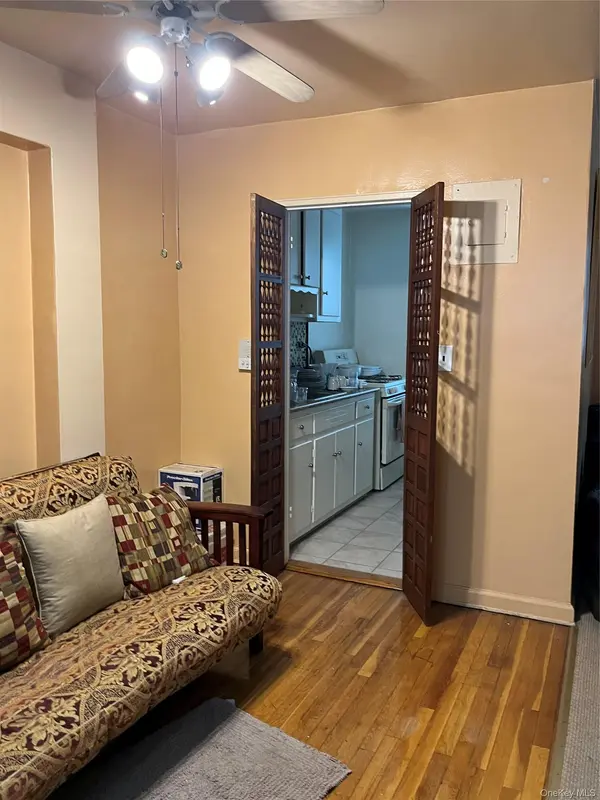 33-24 Junction Blvd #3M, Jackson Heights, NY 11372