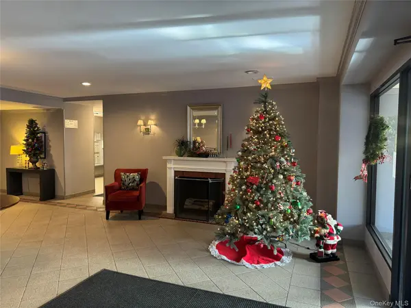 241-20 Northern Blvd #6H, Douglaston, NY 11363