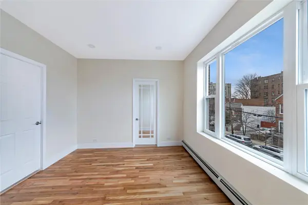 2547 Radcliff AVE, Bronx, NY 10469