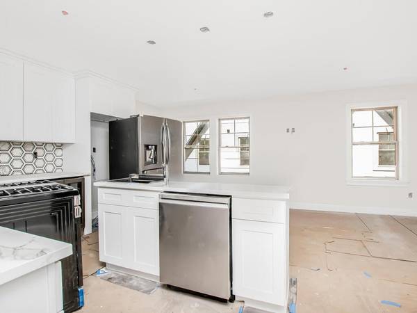 65 W 2nd ST #2, Mount Vernon, NY 10550