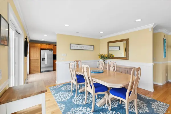 88 Point RD, Westhampton Beach, NY 11978