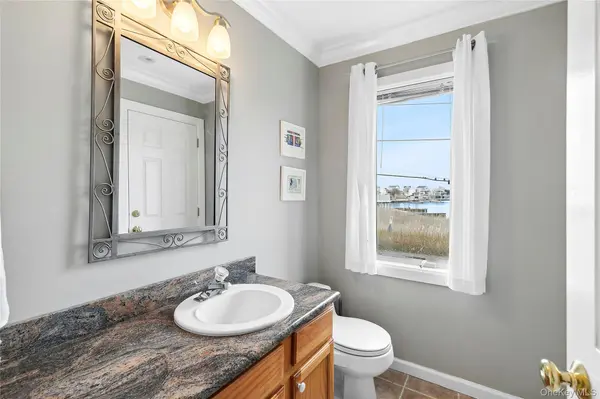 88 Point RD, Westhampton Beach, NY 11978