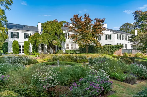 10 Lands End RD, Locust Valley, NY 11560