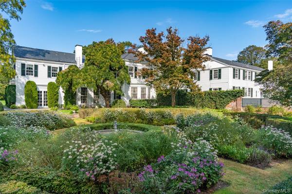 10 Lands End RD, Locust Valley, NY 11560