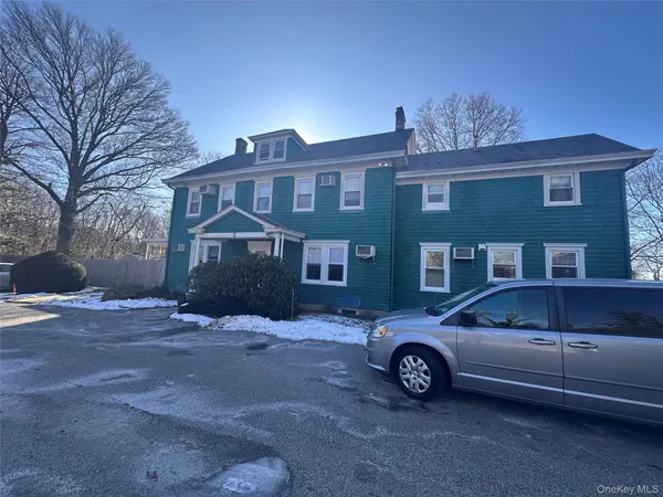 2 Old Cedar Swamp RD, Jericho, NY 11753