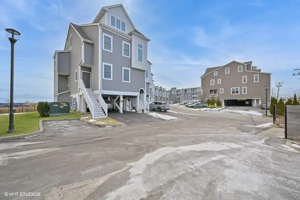 311 Marina Pointe DR #H, East Rockaway, NY 11518