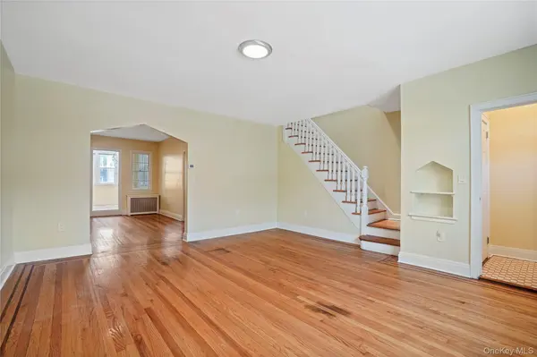 64-18 84 PL, Middle Village, NY 11379