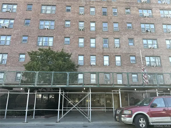 143-50 Hoover Ave #204, Briarwood, NY 11435